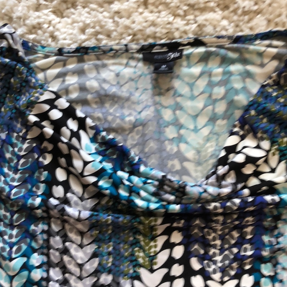 Blue/green patterned top - Picture 3 of 4